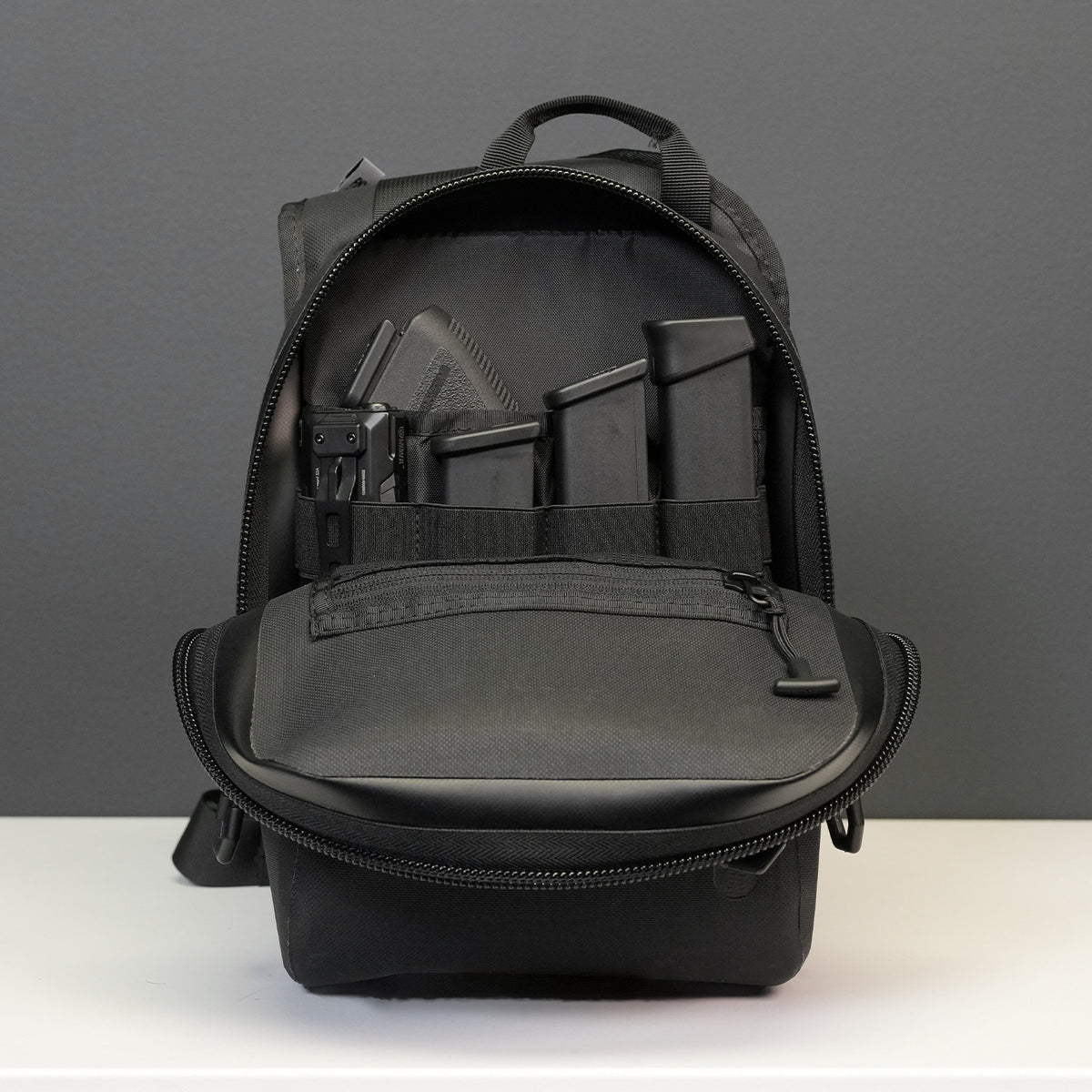 FNDN® TECH SLING BAG