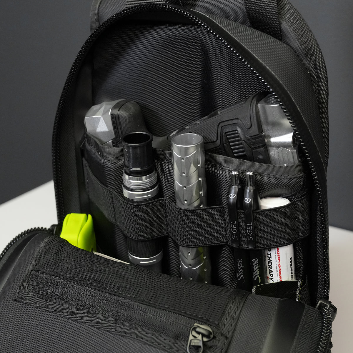 FNDN® TECH SLING BAG