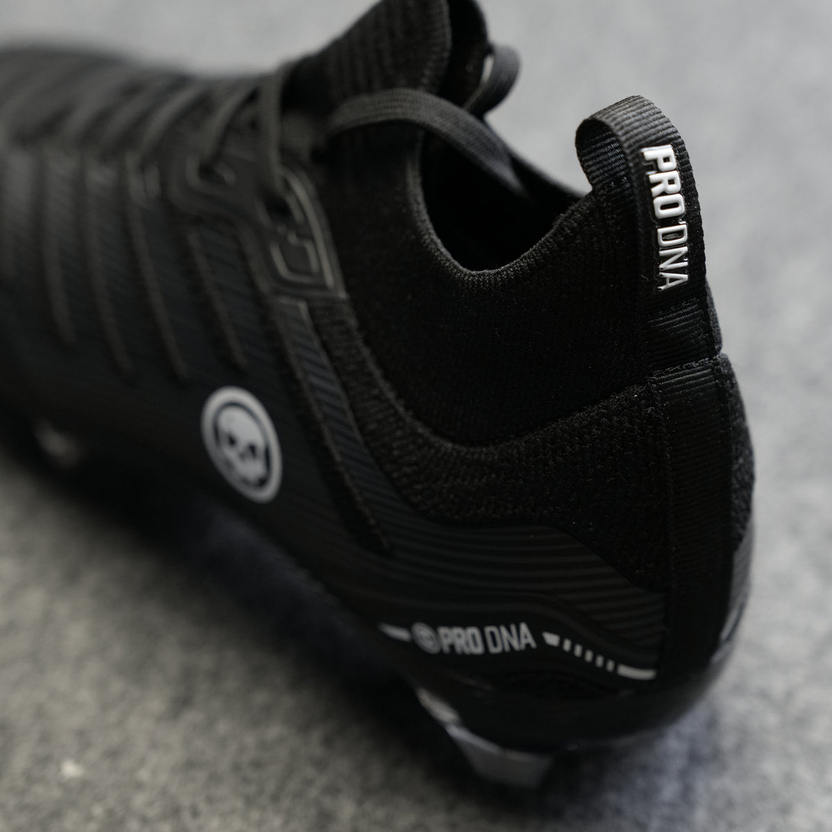 PRO DNA™ VOLTRAX CLEATS - BLACK